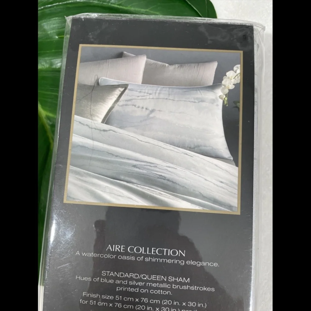 NIB Donna Karan‎ Collection [ 1 ] Standard / Queen Aire Pillow Sham